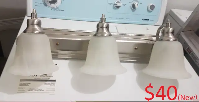 3Bulb Light fixture, Flush mount & Hanging Fixtures, Chandeliers in Indoor Lighting & Fans in Mississauga / Peel Region - Image 5