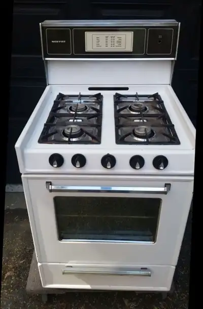 Apartment Size 24 inch GAS Stove “Moffat” $125, View more