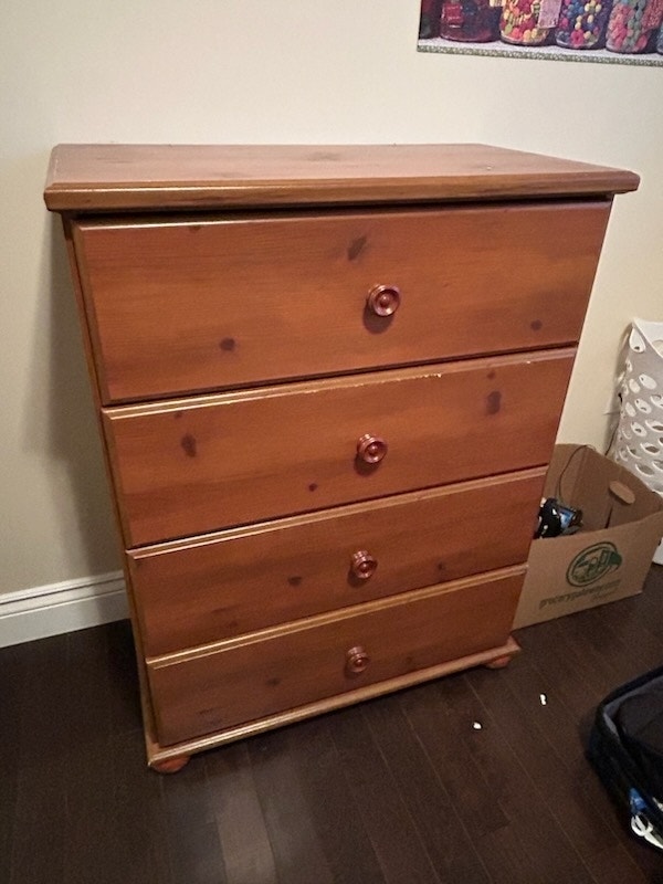 4 drawer dresser Dressers & Wardrobes Guelph Kijiji