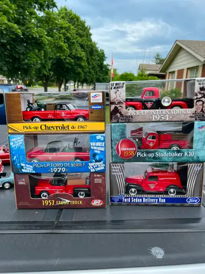 6 vintage collectible BNIB Canadian tire trucks and loose die cast vehicles. Focus SVT F350. Super d...