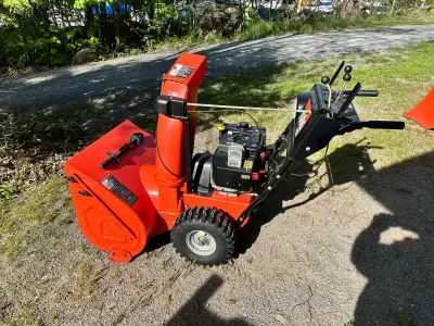 Ariens 926LE Snowblower, View more