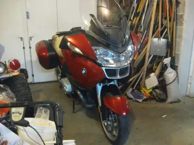 Comes with saddled bags tank bag and top trunk asking $5,000 or best offee