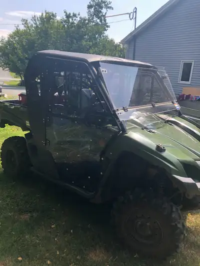 2020 Yamaha Viking for sale , am/fm bluetooth stereo , new blackwater tires , flip down front window...