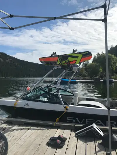315 HP, 350 MAG Motor, 530hrs, dual battery, Bimini top, bare foot bar, snap on boat cover, 8 speake...