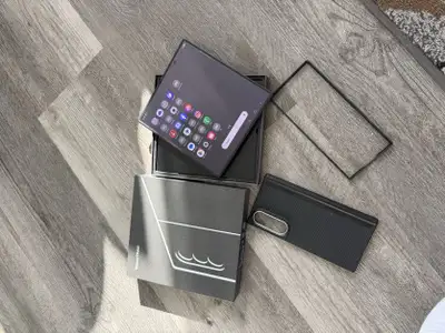 Jetblack Samsung Galaxy Z Fold 7 256GB - Case, View more