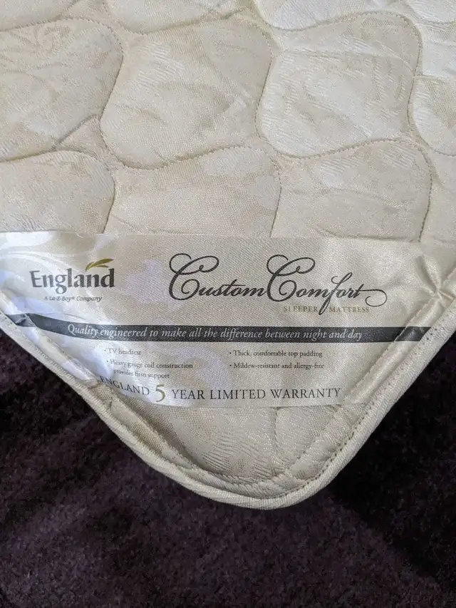 Sofabed by DecoRest Queen size couch green,  gold burgundy in Couches & Futons in Charlottetown - Image 4