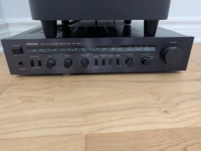 NIKKO NR320 - Stereo Amplifier (Vintage) in Stereo Systems & Home Theatre in Ottawa - Image 2
