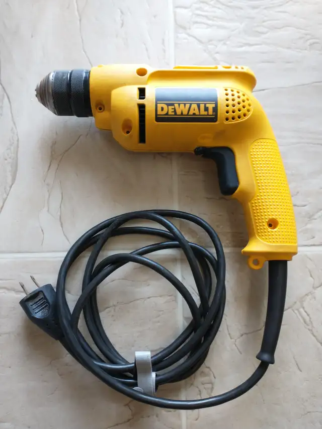 Like New DeWALT 3/8" VSR Corded Drill , 6 Amp with Keyless62863269761026121