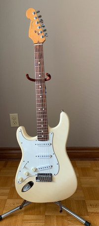 Left handed American made Fender Strat 