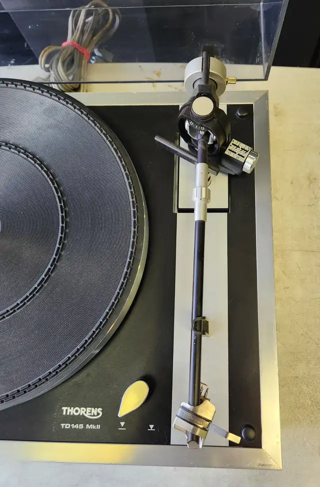 THORENS TD145 MK2 TURNTABLE in Stereo Systems & Home Theatre in City of Toronto - Image 4