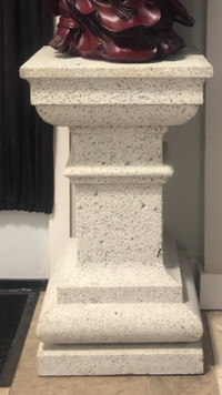 Concrete pillar 