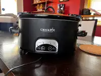 Crockpot slow cooker 
