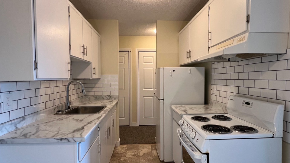 LIMITED TIME OFFER! Renovated 1 bed available at Delta West! CAT 3