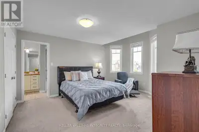 French Version follow Large room for rent, women only, one person (no couples) Minimum rental: 3 mon...