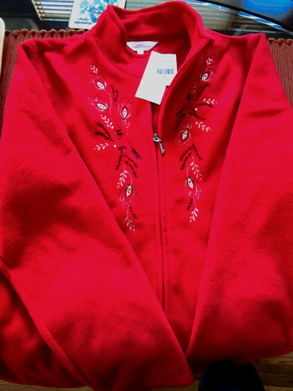 BRAND NEW LADIES SZ XL FULL ZIP RED JACKET in Women's - Tops & Outerwear in Calgary - Image 4