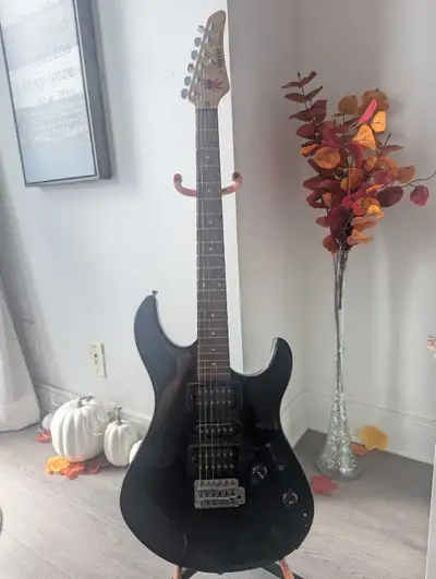 Electric Guitar - Yahama ERG 121C, View more