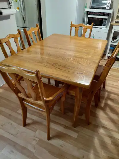 set de cuisine en chênes avec une rallonge  negociables, View more