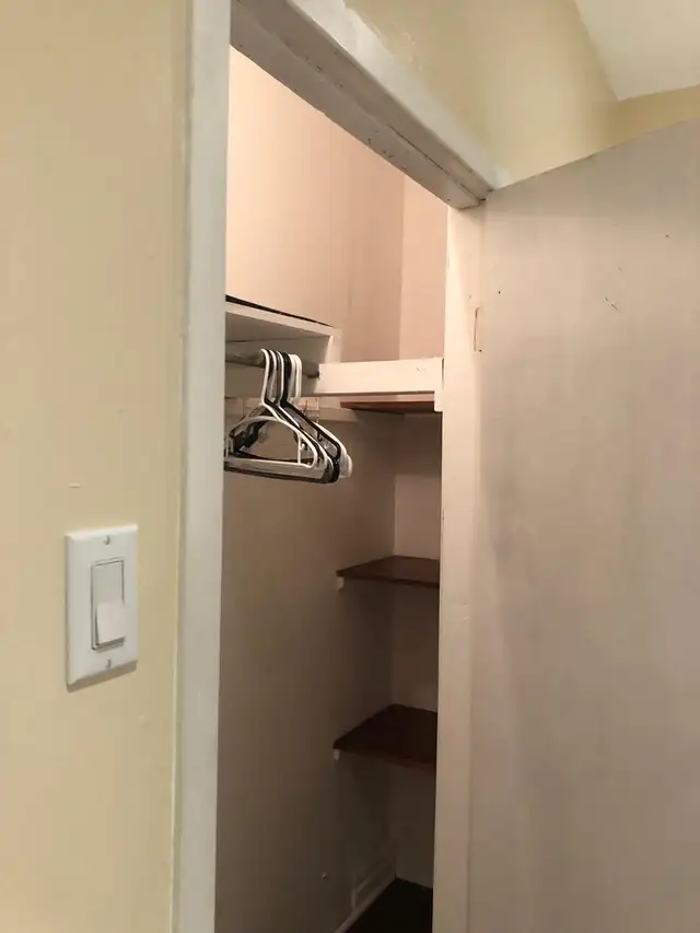 Metro Berri-uqam chambre privée à louer  980$/mois in Room Rentals & Roommates in City of Montréal - Image 5