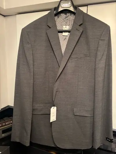 NEW Men’s Express Grey Blazer 46L XL Modern Slim Fit Asking $95 80 Cumberland st. Yorkville Hugo bos...