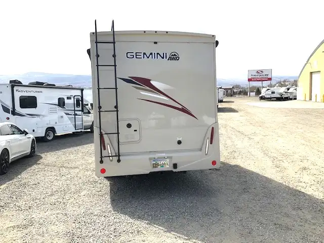 LIKE NEW - 2021 MOTOR HOME FOR SALE in RVs & Motorhomes in Kamloops - Image 5