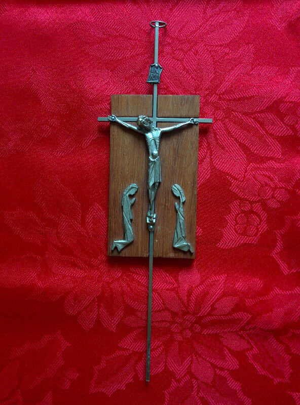 crucifix année 70 dans Art et objets de collection  à Ville de Montréal
