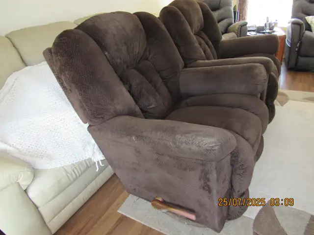 Lazy Boy Rocker Recliners - Matched Pair63793683540737122