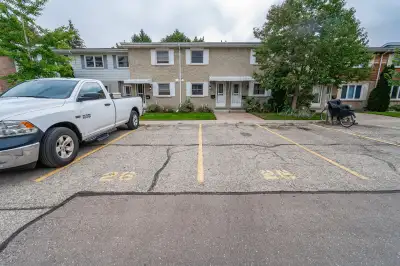 Townhouse for Rent-2 Bed, 1 Bath, 2 Parking, Pool, Finished Bas
