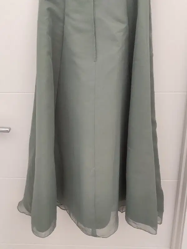 Bridesmaid / Graduation / Formal Strapless Dress Gown - Size 4 in Women's - Dresses & Skirts in Calgary - Image 8