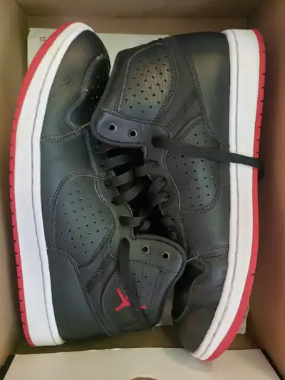 Je parle aussi francais Nike Jordan Access Black Shoes Size 10.5 Men's With the box Asking $120 MADE...