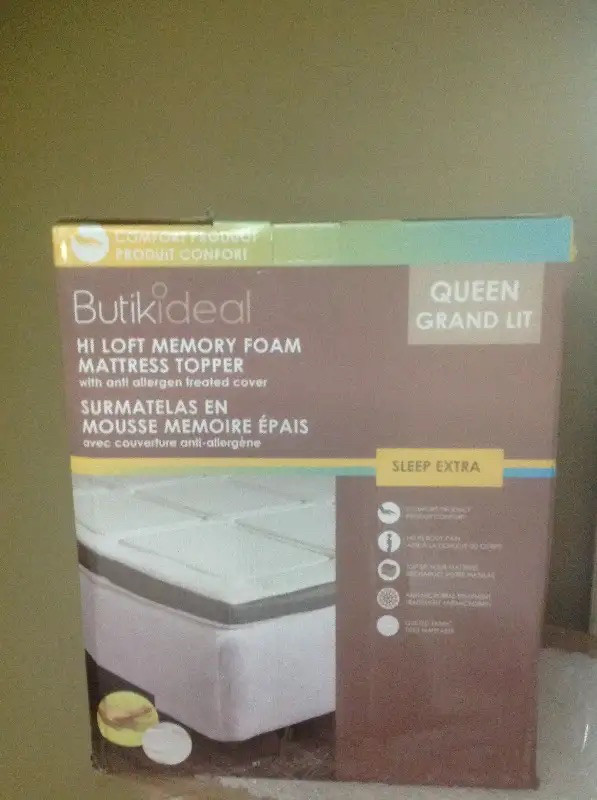 New Queen size Memory Foam Mattress Topper in Beds & Mattresses in Mississauga / Peel Region