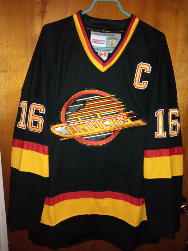 CCM  TREVOR LINDEN Vancouver Canucks 1994 Vintage Hockey Jersey
