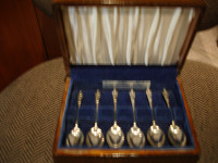 International Sterling Tea Spoon Set