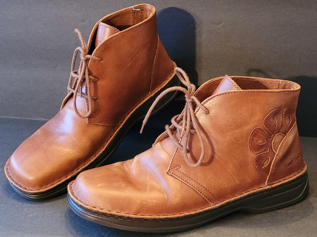 Josef Seibel Brown Distressed Leather Flowered Ankle Boot Sz 6 in Women's - Shoes in Winnipeg