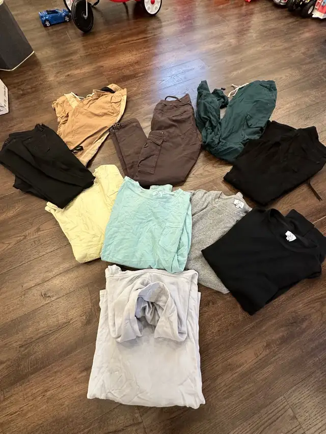 Lot of 10 Clothing Items – Size Large – Great Condition – $120 in Men's in Laval / North Shore - Image 2