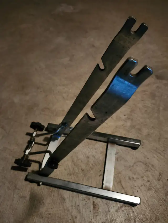 bicycle wheel truing stand in Frames & Parts in Ottawa - Image 2