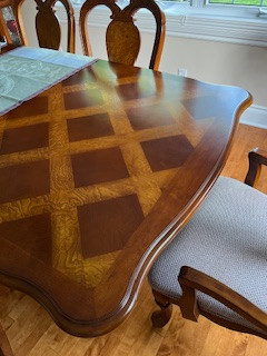 Table de salle à diner 80x43 dans Mobilier de salle à manger et cuisine  à Laval/Rive Nord