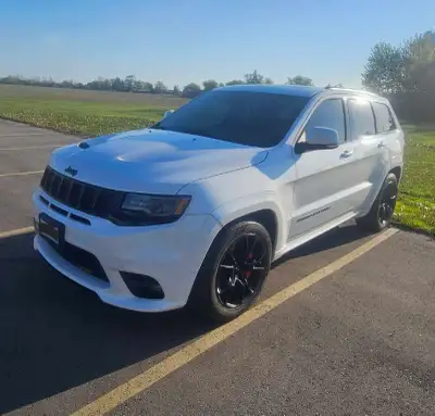 Selling my 2017 Jeep Grand Cherokee SRT Clean title no accidents Service history available in Carfax...