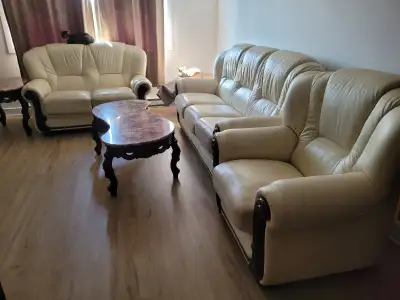 Ensemble de divans en cuir Bois d'acajou 1 divan 3 places 1 divan 2 places 1 fauteuil Aucune livrais...