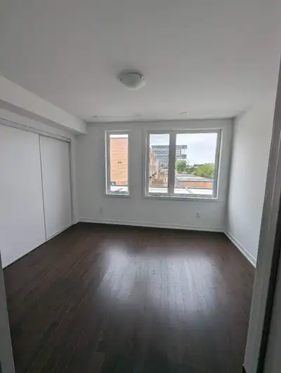 North York - Private room in Townhouse near Yorkdale for rent