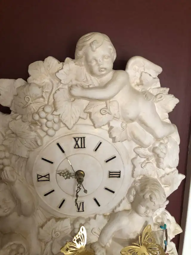 Ceramic clock, angel design. Table top or hang in the wall. in Home Décor & Accents in Mississauga / Peel Region - Image 3