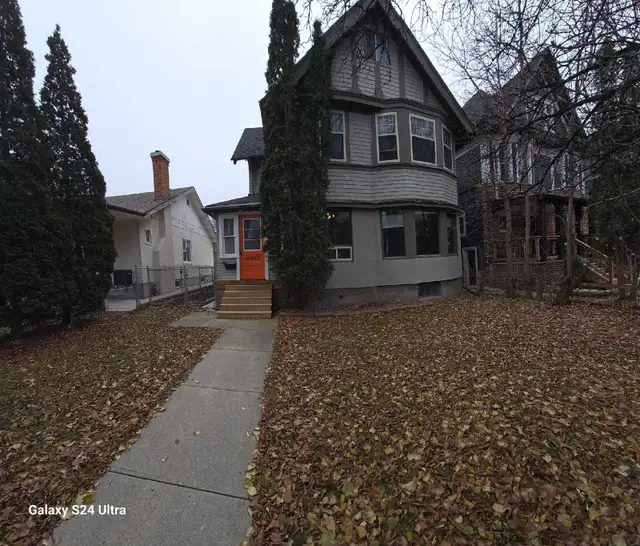 4 Bedroom, 2 Bath - House For Rent