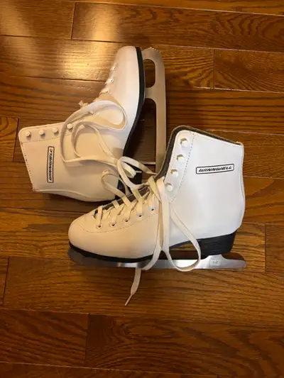 LADIES FIGURE SKATES SR WHITE; SIZE 7., View more