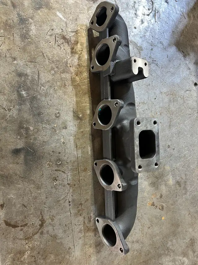 Kubota M6  M7 6.1L Exhaust Manifold ( 1J524-12312 ) in Farming Equipment in Oakville / Halton Region - Image 4