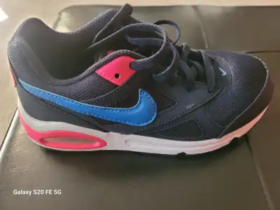 Size 1.5 youth Never worn