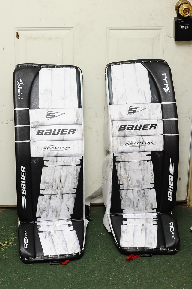 U11-U14 Goalie Equipment in Hockey in City of Toronto - Image 5
