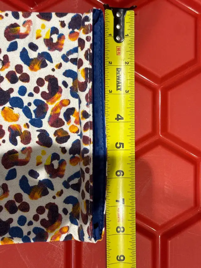 Sisley Pouch for multiple using64840216218241122