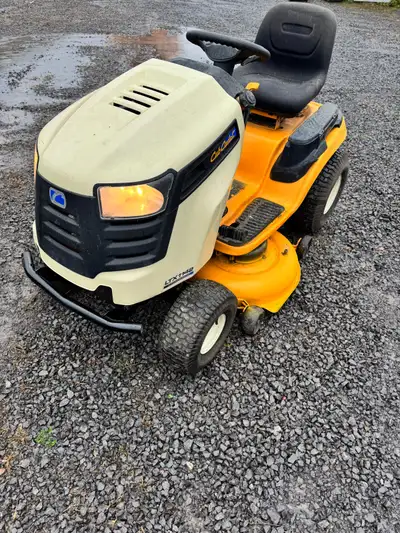 tracteur a gazon cub cadet LTx1142 hydrostatique, View more