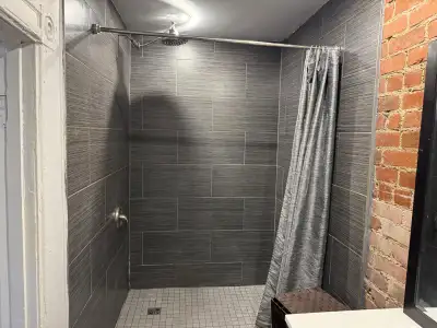 4053 Cartier, Montréal, QC H2K 4G3, Canada Property Description Video of the apartment: https://www....