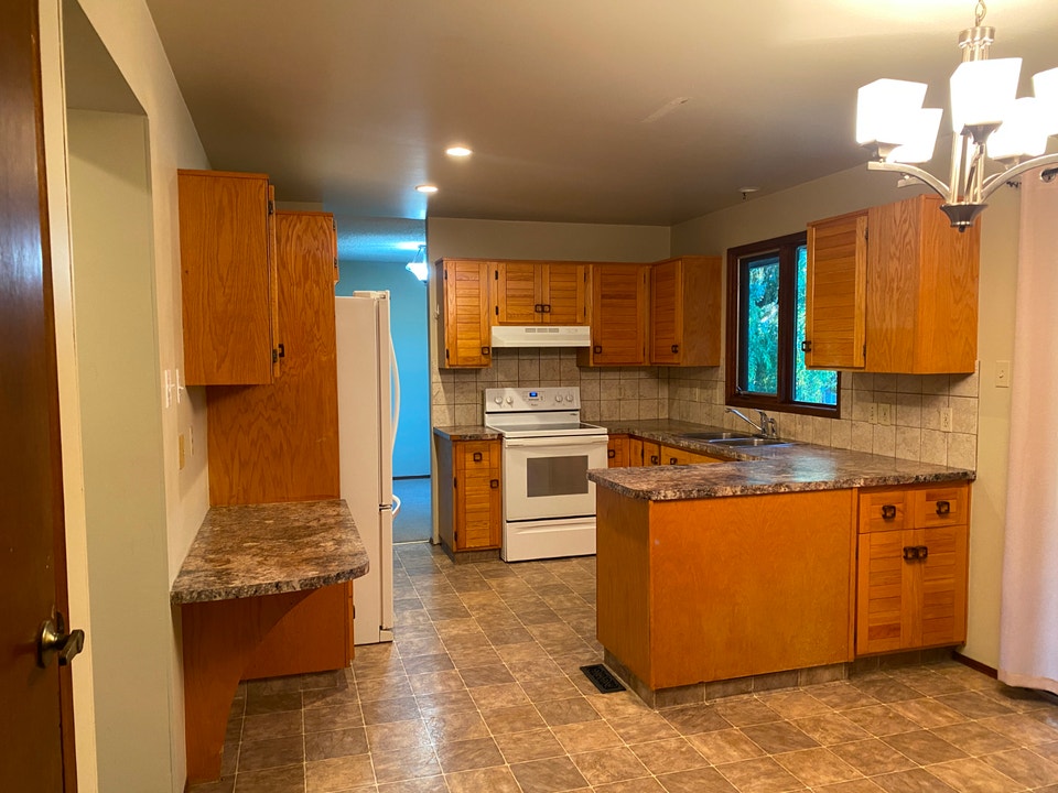 Pet friendly own laundry 3 bed 3 bath close to university parks 4