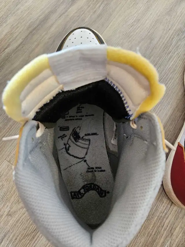 Jordan 1 Retro High Unions - Authentic in Basketball in Calgary - Image 6